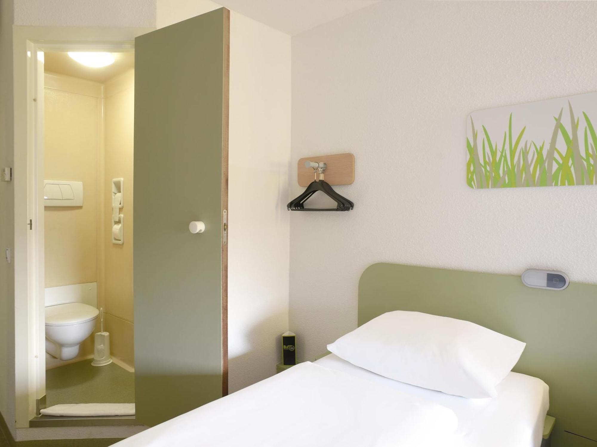 B&B Hotel Essen-Nord Exterior foto